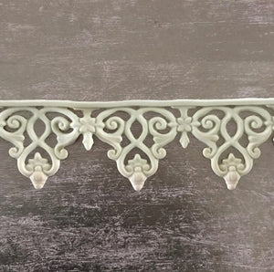 T14- Greek Scroll Trim